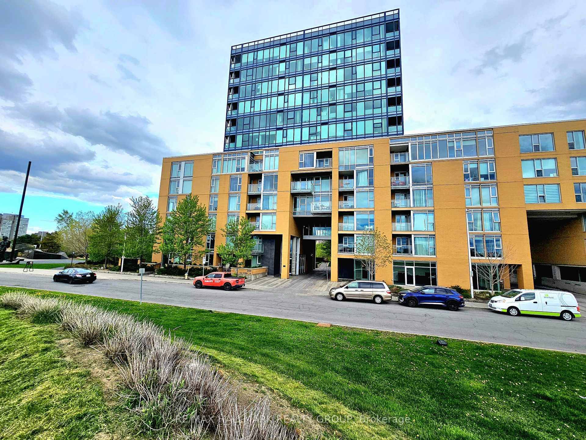 Stunning 2 Bedroom Condo with Exceptional Views in Prime Location.