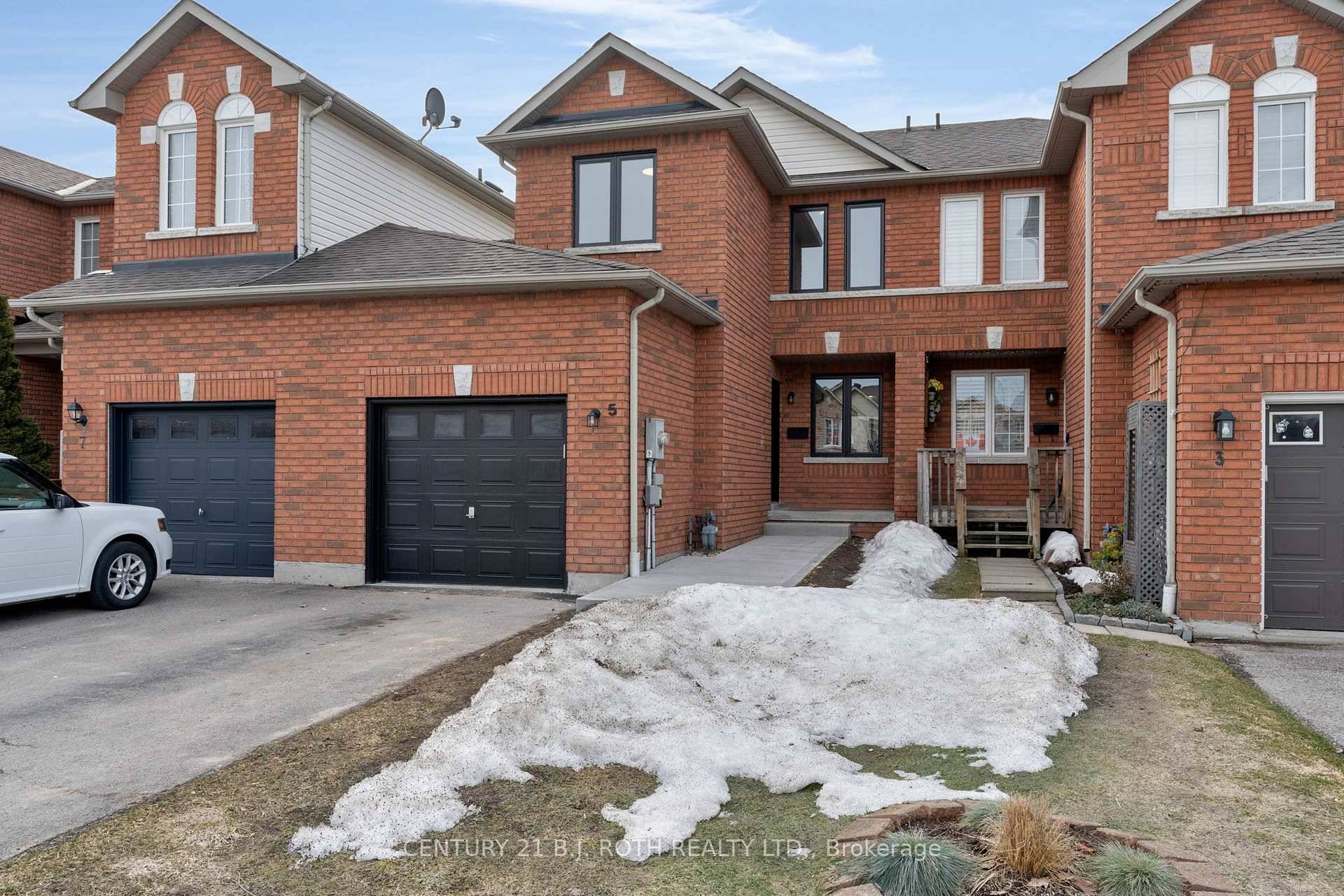 Turn Key Living on Desirable 'Wildwood Trail' Fully Renovated 3 Bedroom Townhome !