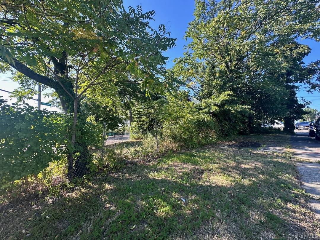 Prime development opportunity on an irregular 3, 700 sq.