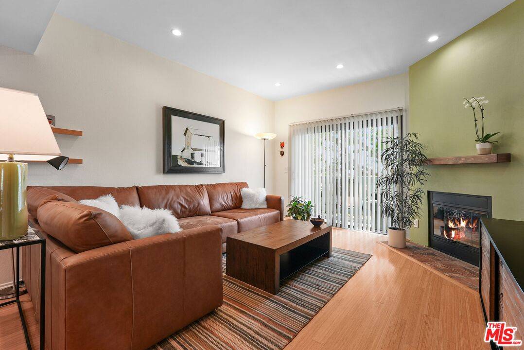8160   Manitoba St 2BR Playa Del Rey La