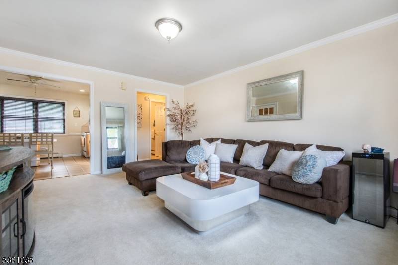 Well maintained condo, great opportunity conveniently located in Colonial Gardens Welcome Home !