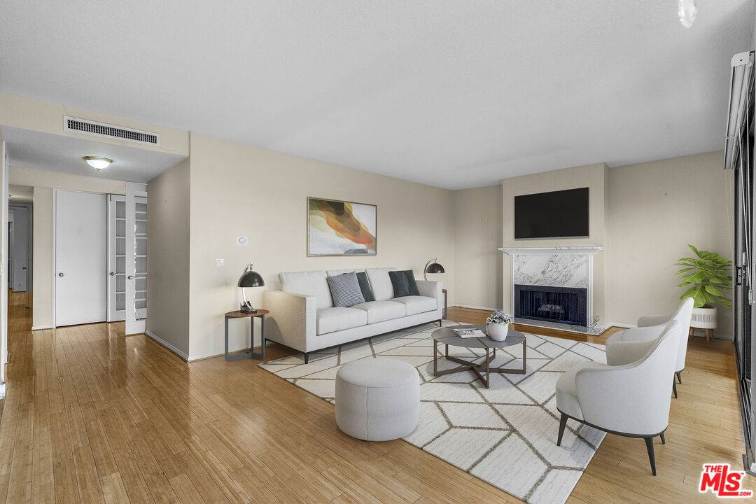 4477   Wilshire Blvd 3BR La