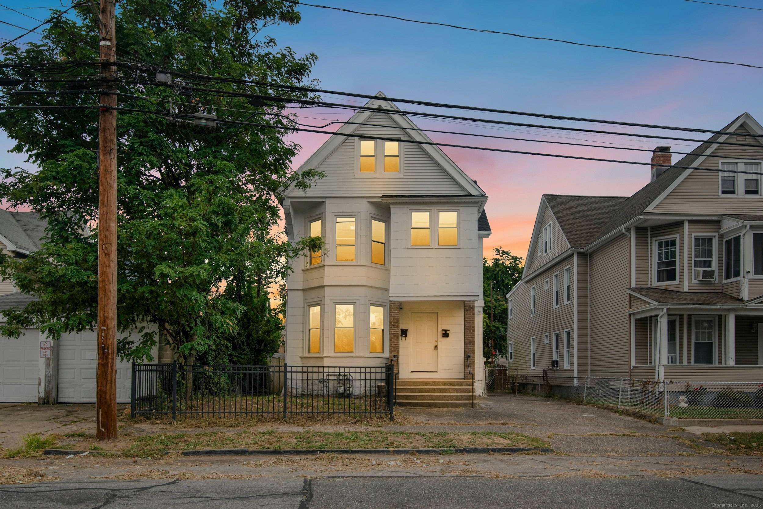 Fully remodeled Multifamily with Two Spacious Units !