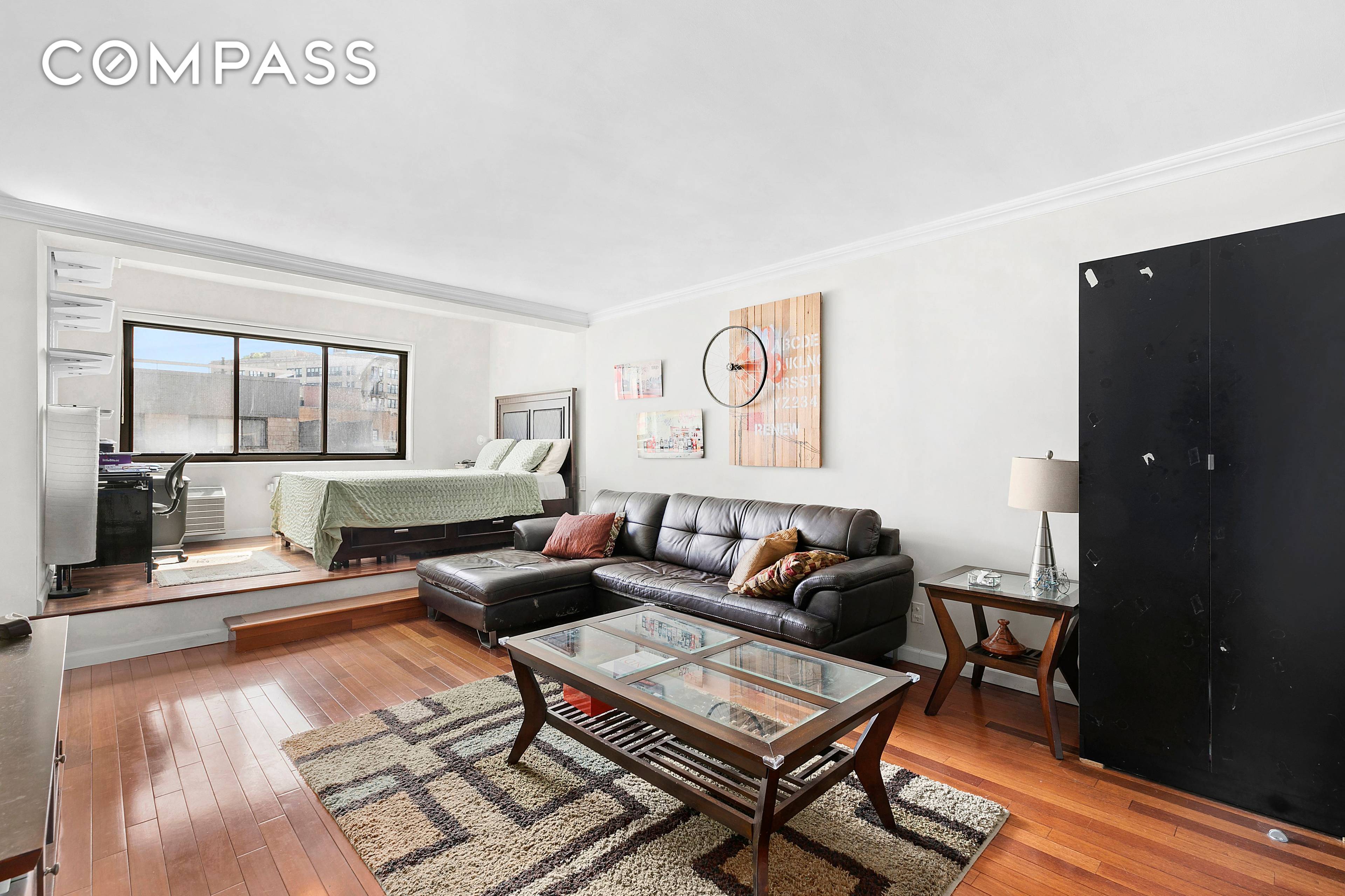 Welcome to your elegantly designed alcove studio, boasting bright Southern light and unparalleled charm.