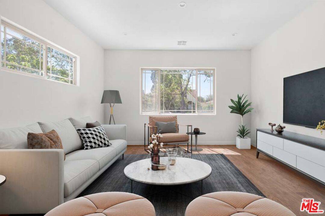 3716   Greenfield Ave 4.0 LA