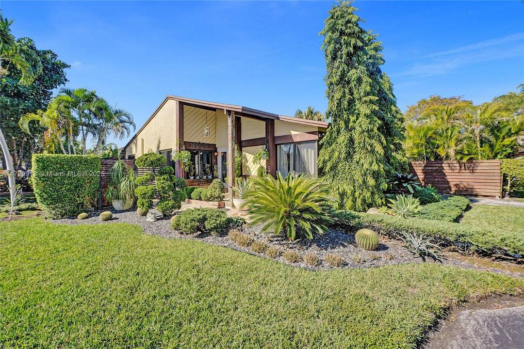 Welcome to your very own private tropical oasis in the heart of Miami's Hammocks neighborhood.