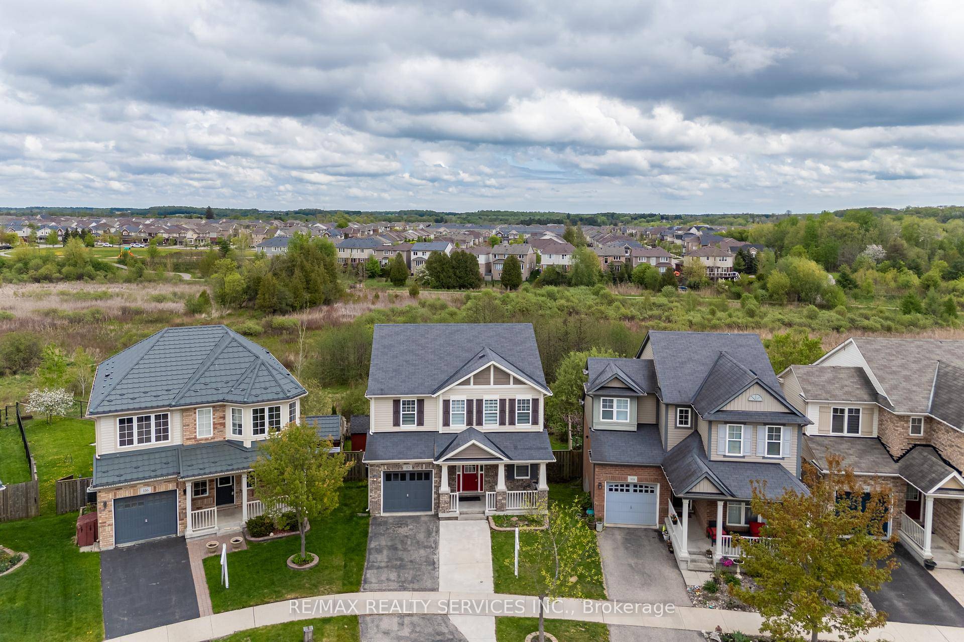 Welcome to 112 Fletcher Circle an immaculately maintained home in the highly desirable Hespeler Silver Heights community of Cambridge, just minutes from Hwy 401.