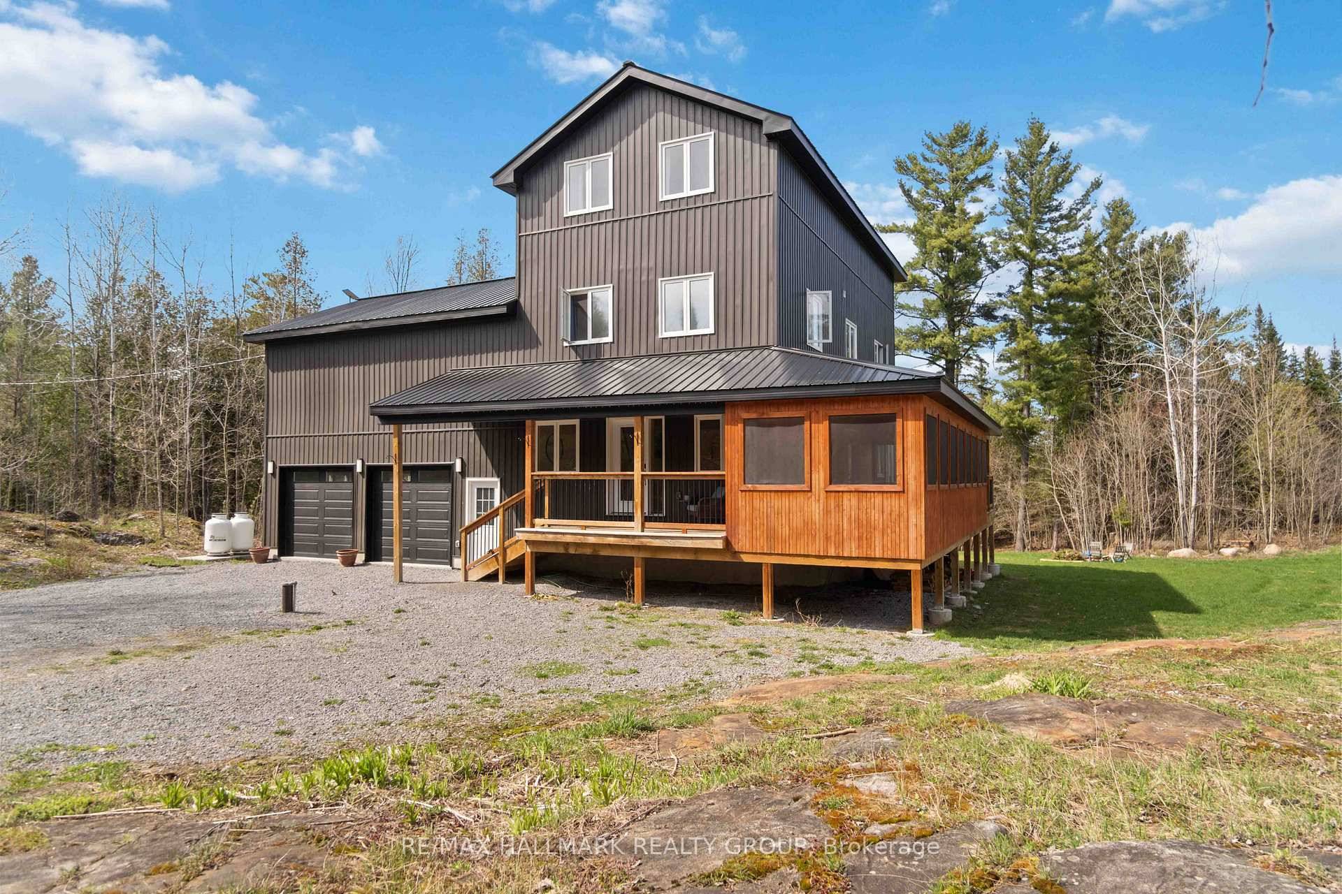 CUSTOM 2021 BUILT HOME ON 5 ACRES JUST MINUTES FROM ALMONTE AND PAKENHAM.