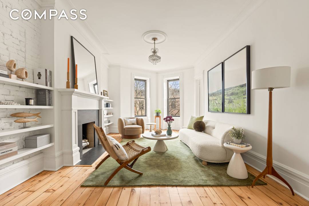 Light Filled, Full Floor 2BR with Private Roof Deck amp ; Working Fireplace in the Heart of Park Slope Welcome to apartment 4 at 680 Carroll Street, a beautifully preserved ...