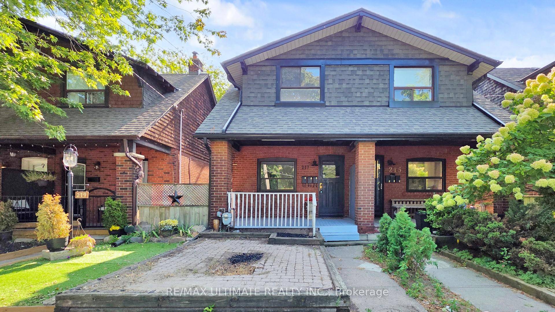 Turnkey Triplex in the Beach Triangle.