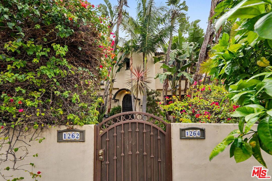 1262  S Burnside Ave 4BR La