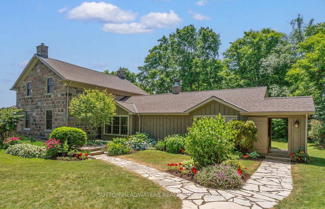 Welcome to Leachcroft, a timeless 38 acre country estate in Northumberland County.