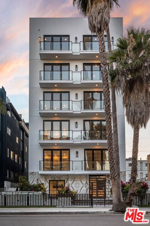 137  N Doheny Dr 20BR Beverly Grove La