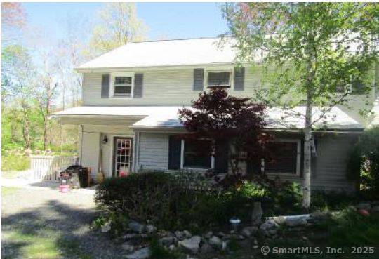 Charming Country Retreat A perfect alternative to Condo Living !