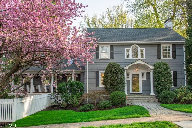 Finally, a house that understands the assignment !