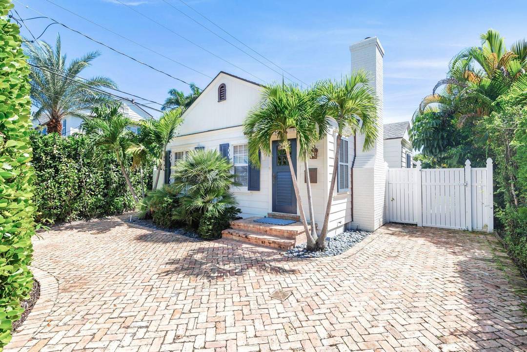 Adorable Palm Beach midtown cottage.