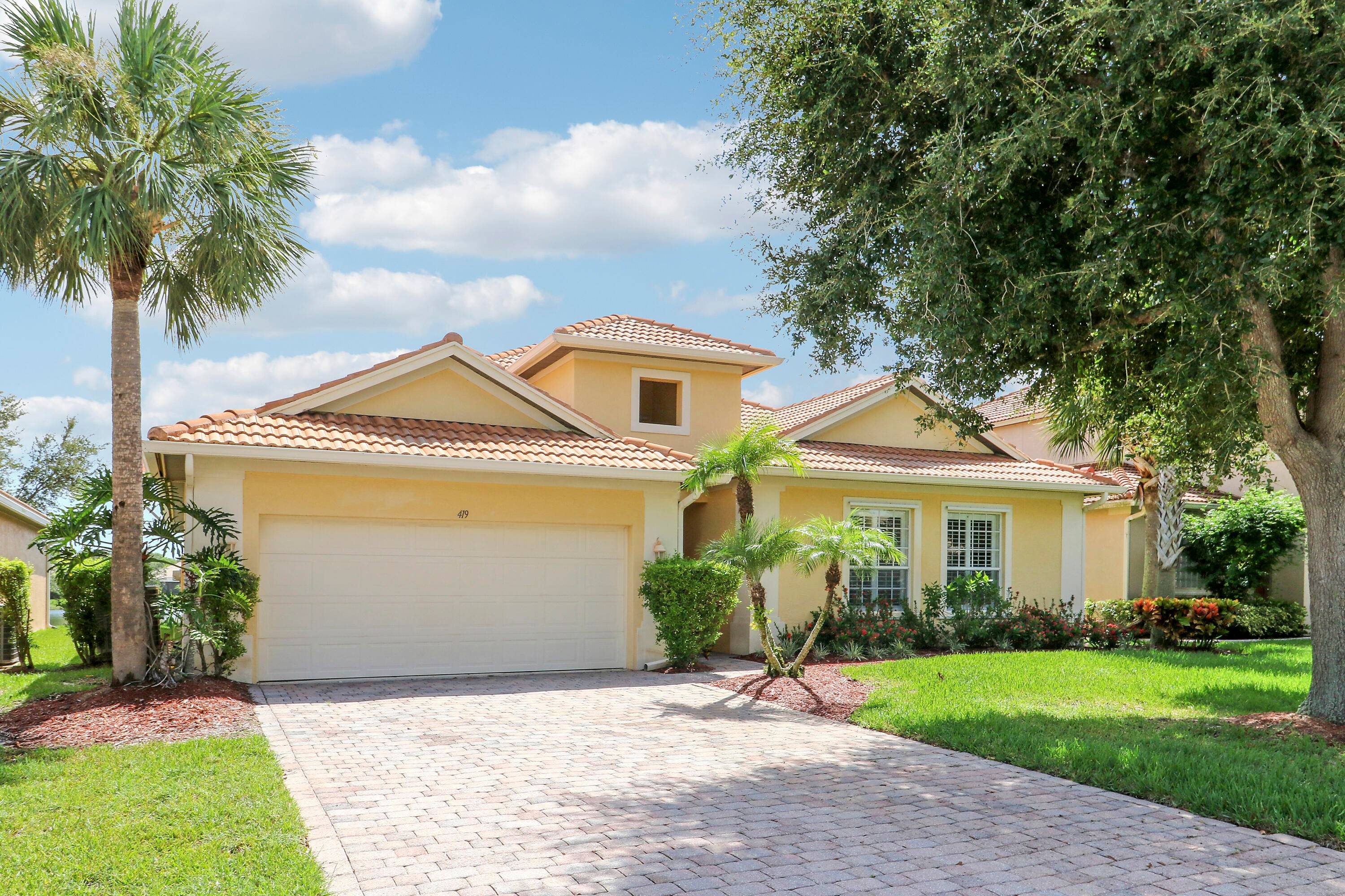 Beautiful and spacious single family home located in the highly sought after golf community of St.