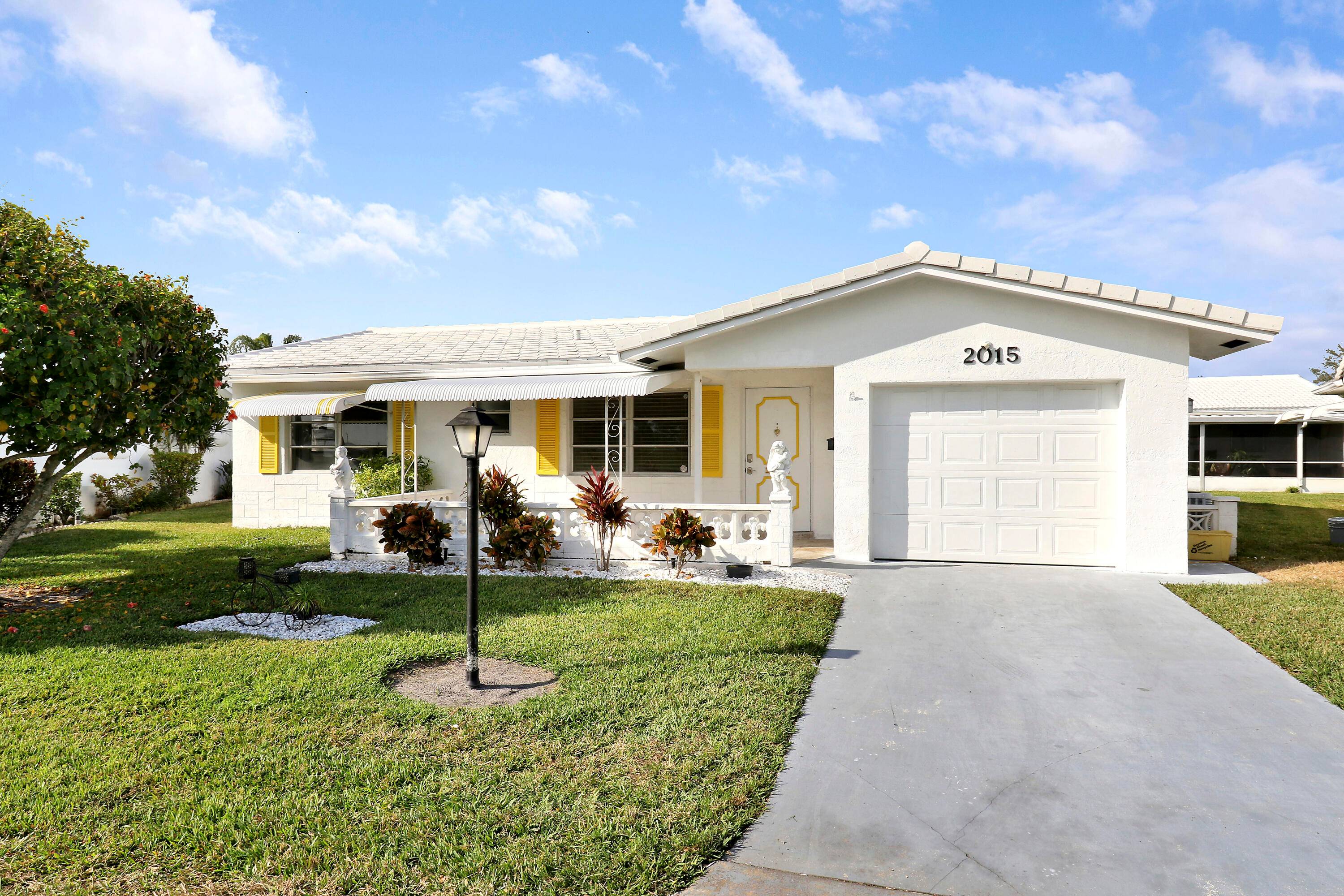 This beautiful home is located in the desirable 55 community of Leisureville.