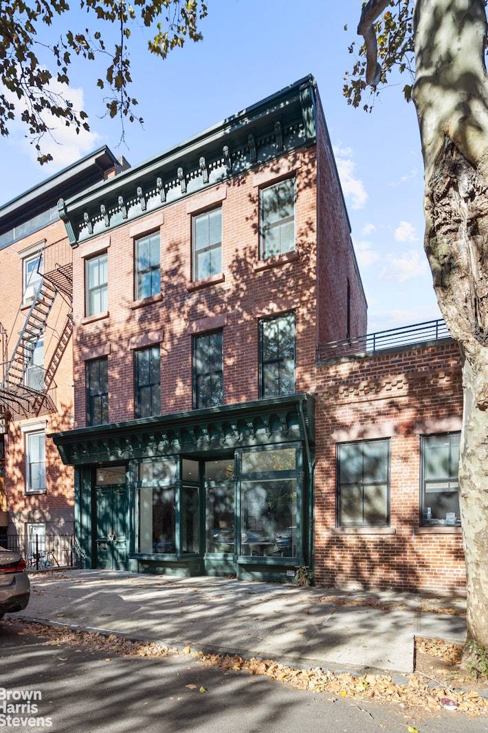 Nestled on a picturesque, tree lined block in coveted Cobble Hill, this impeccably restored townhouse offers a unique blend of industrial elegance and modern luxury.