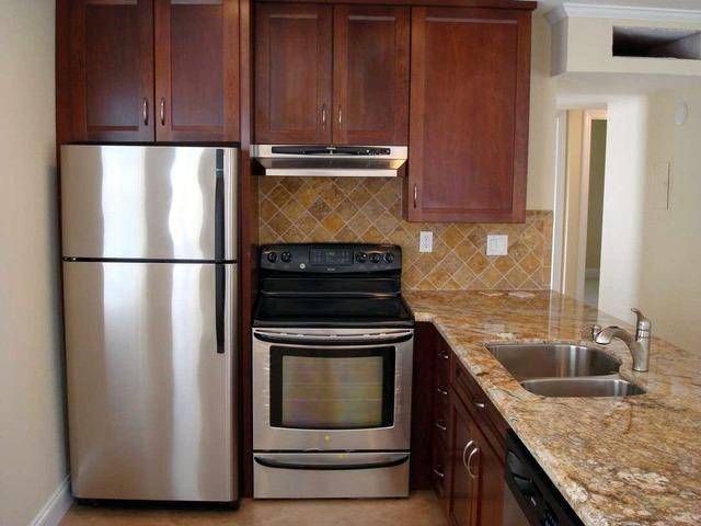 LEASE W OPTION TO PURCHASE !