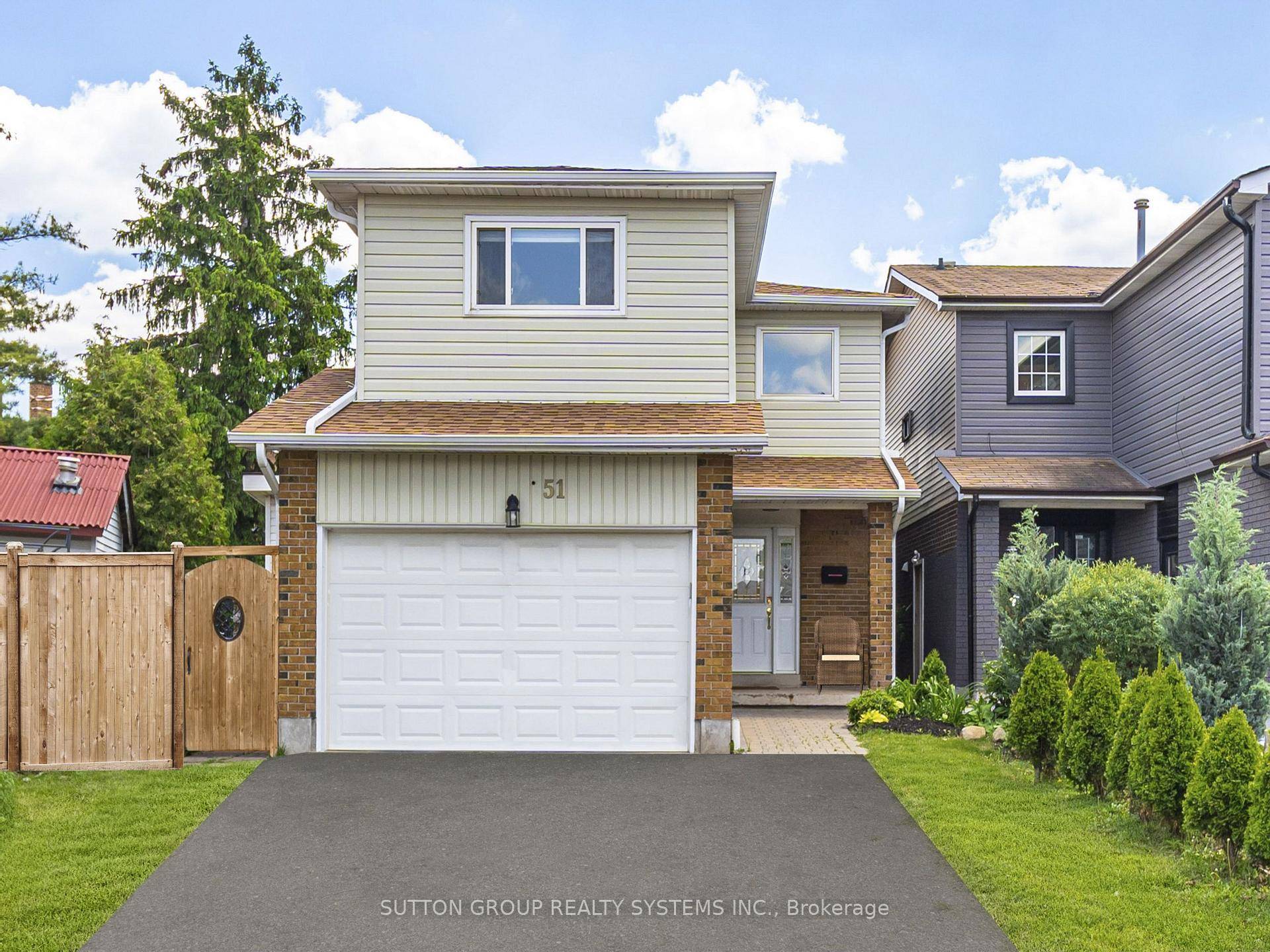 ALL UTILITIES INCLUDED ! 2 FREE PARKING SPOTS INCLUDED !