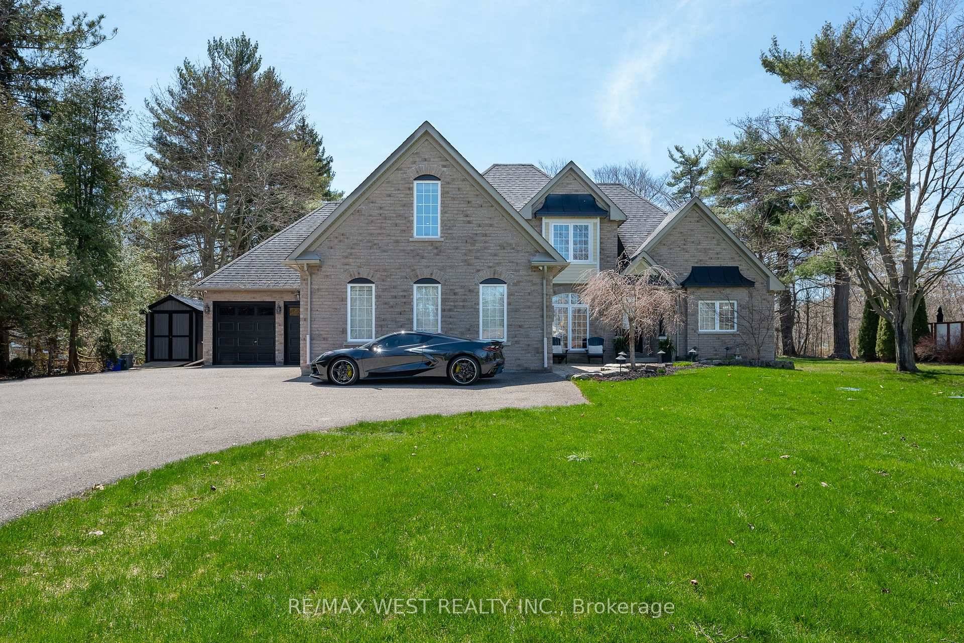 This Custom Built Bungaloft Has Over 4, 300 Square Feet Of Total Living Space !