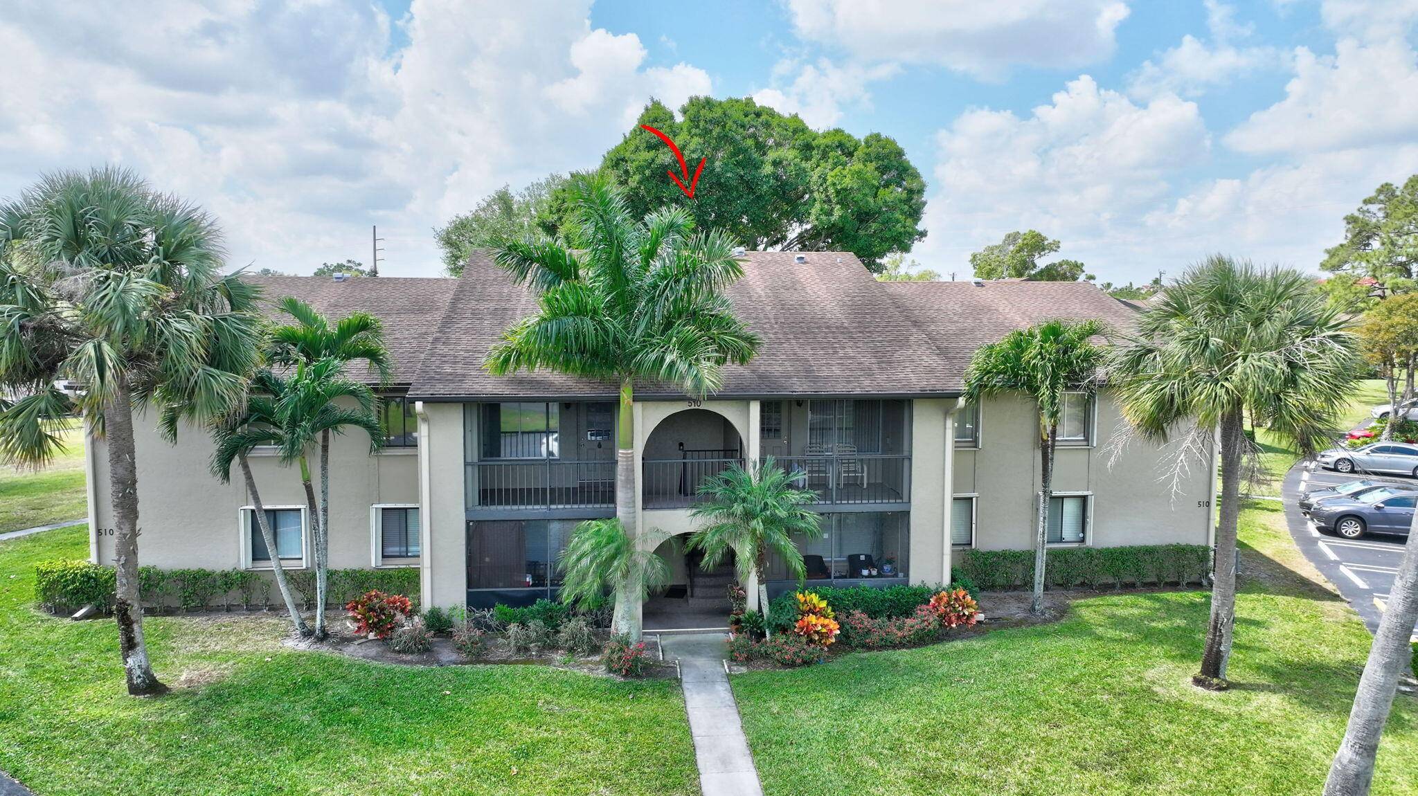 Immaculate 1st Floor Unit !