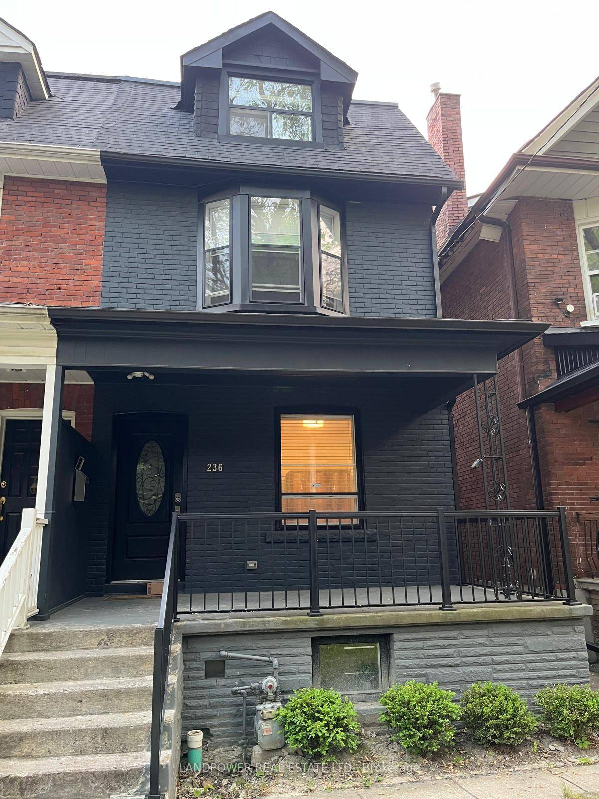 Welcome Home This Little Italy Home Has Been Polished To Perfection And Is Now Ready For You To Settle In And Call It Your Own.