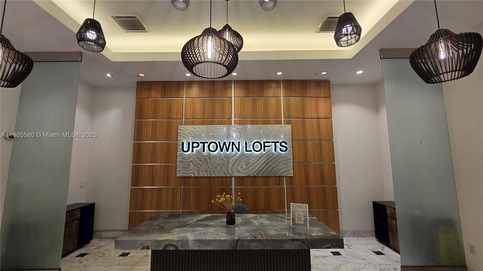 700 SQ FT. VACANT UNIT WITHIN THE HEART OF EDGEWATER Spacious, unique unit perfect for an artistic touch High Ceilings, Tile Floors, Open Kitchen, Ample Bedroom with Walk in Closet, ...