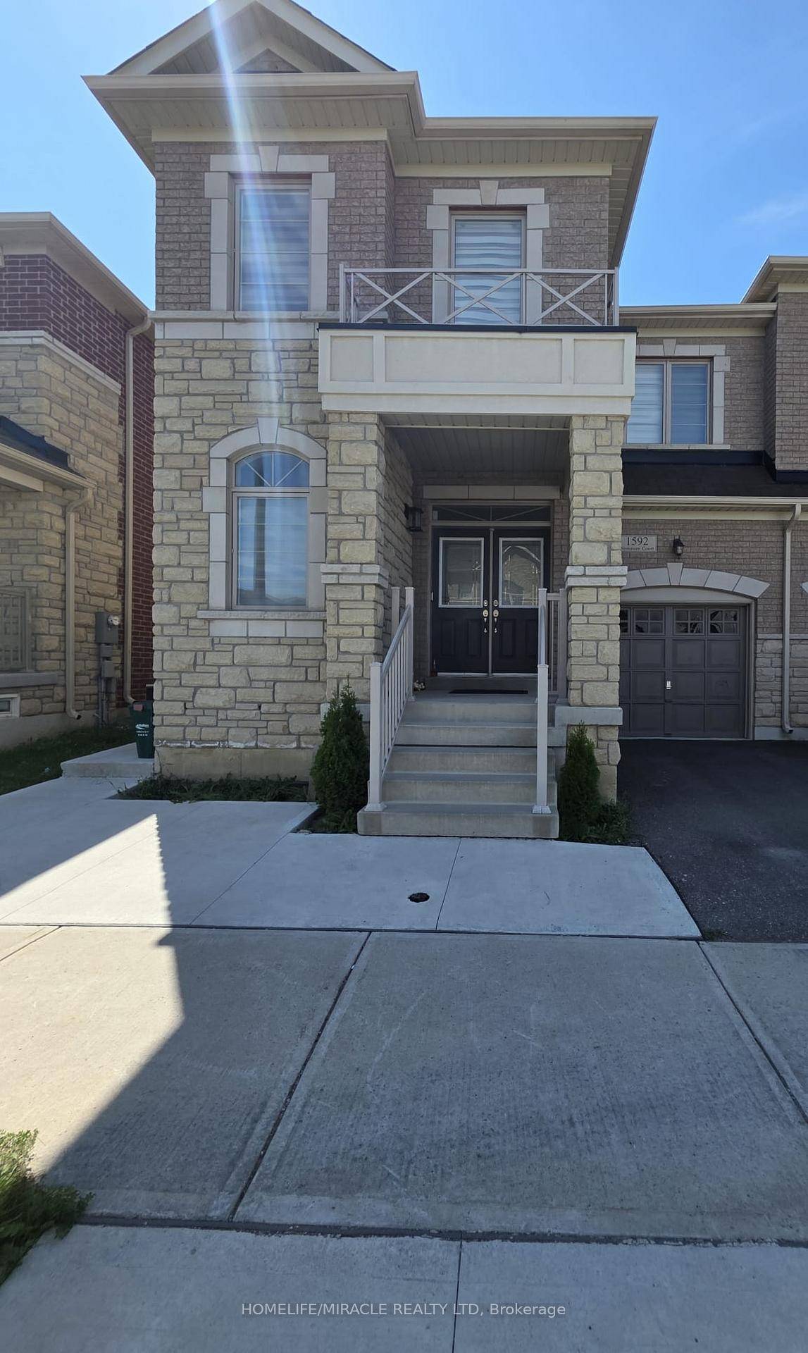 Beautiful 4 Bedroom Semi, In Milton On Wide 30 Foot Lot.
