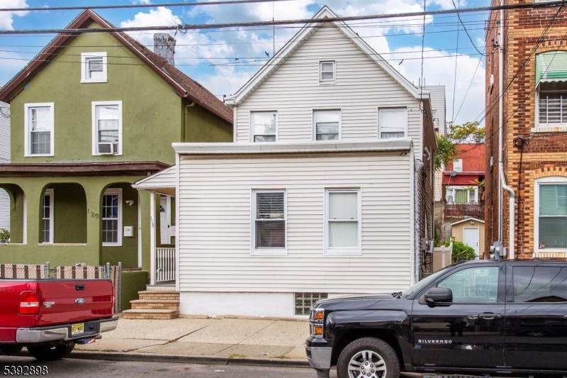 Excellent investment opportunity in the Lakeview Section of Clifton !