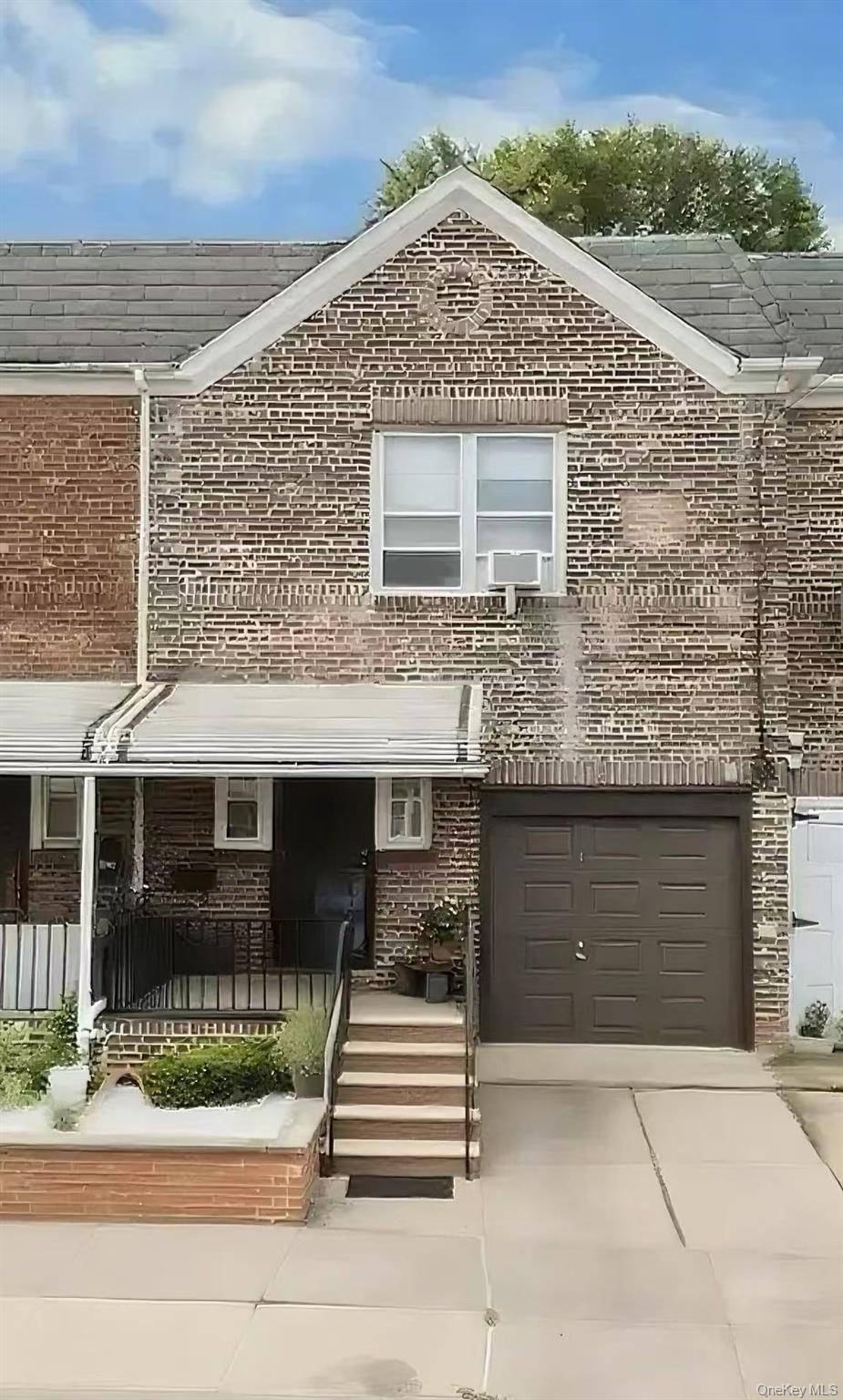Discover exceptional value with this two story townhouse located in the heart of Woodside, offered at the price of many condominiums.