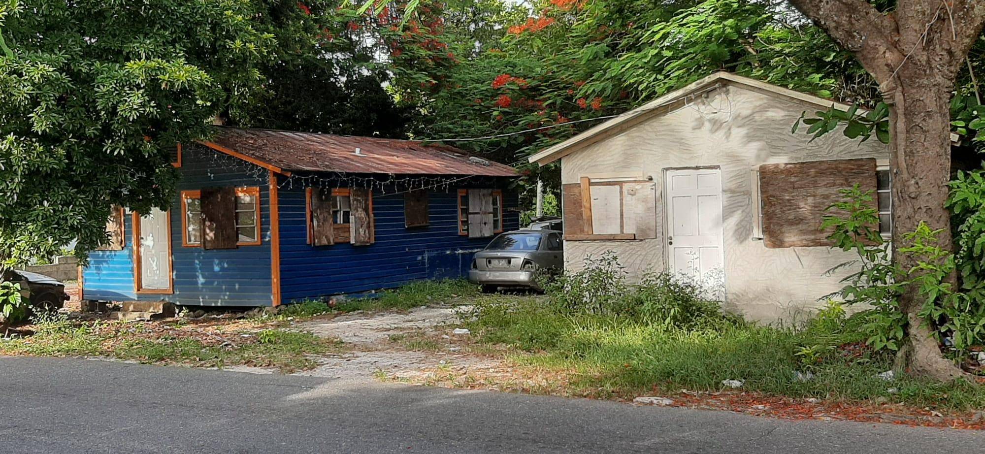 FOXHILL LOT & HOUSES Land New-Providence