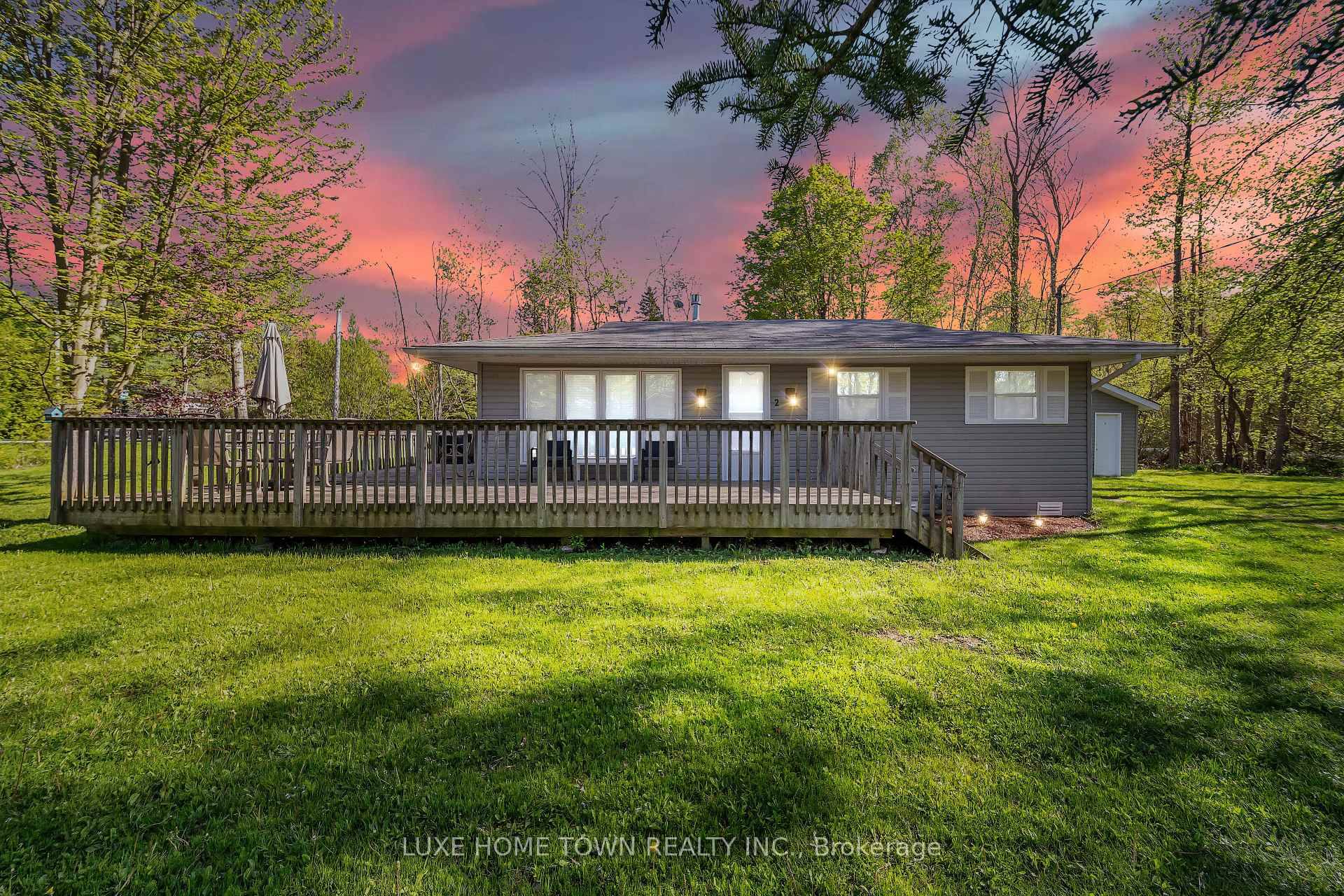Fantastic Investment Opportunity 4 Season Cottage in Sauble Beach, Own a slice of paradise with this beautifully maintained, 4 season, winterized cottage just 800 Metres from the heart of Sauble ...