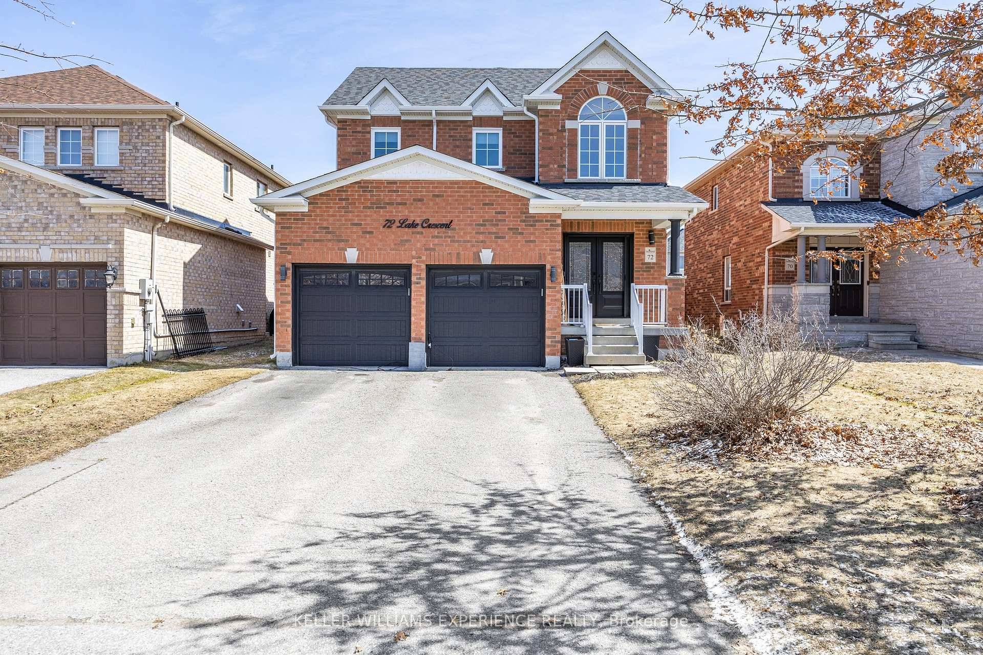 Welcome to 72 Lake Crescent, this stunning 2 storey home is nestled on a quiet, low traffic crescent on the south end of Barrie and right across from a park.