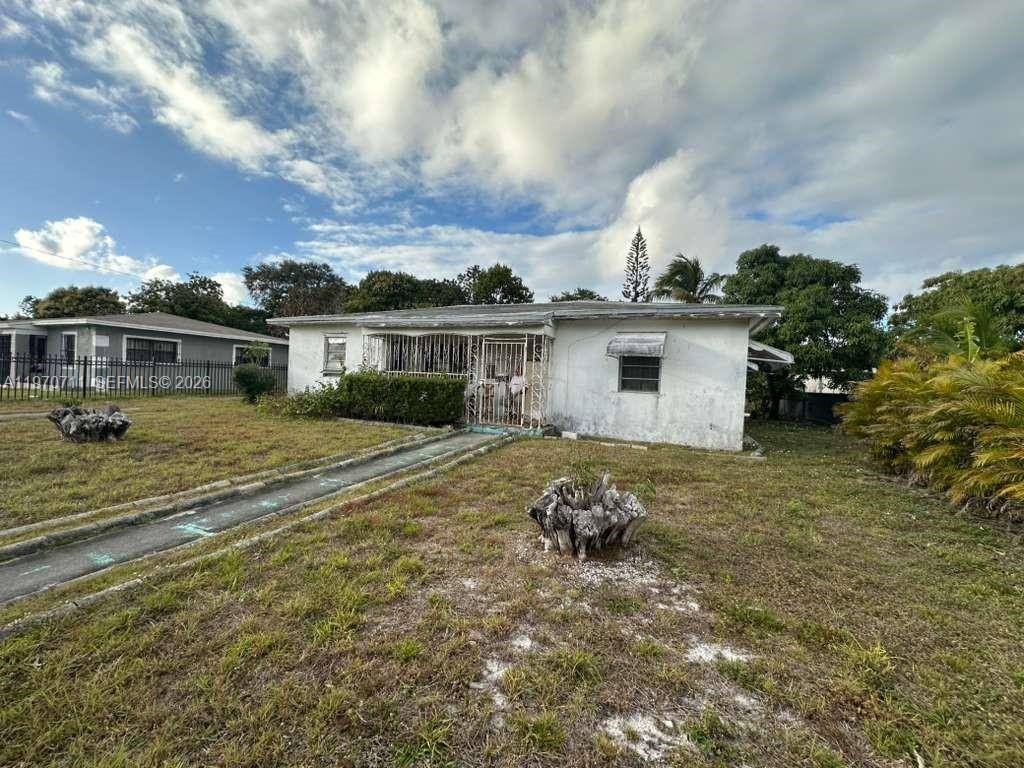 amazing 3 bedroom 2 bathroom fix and flip opportunity in miami gardens !