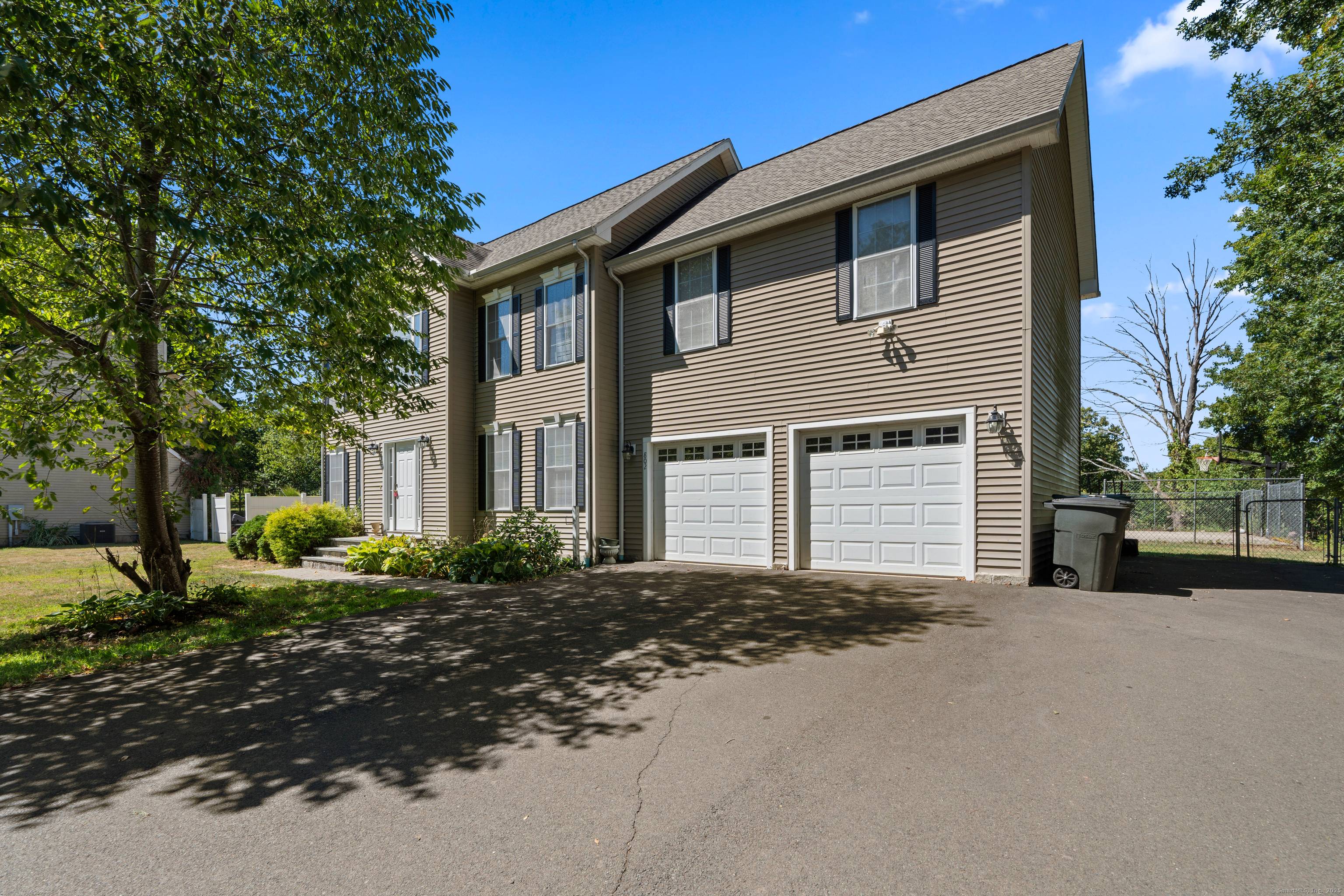 Welcome to 802 Evergreen Avenue !
