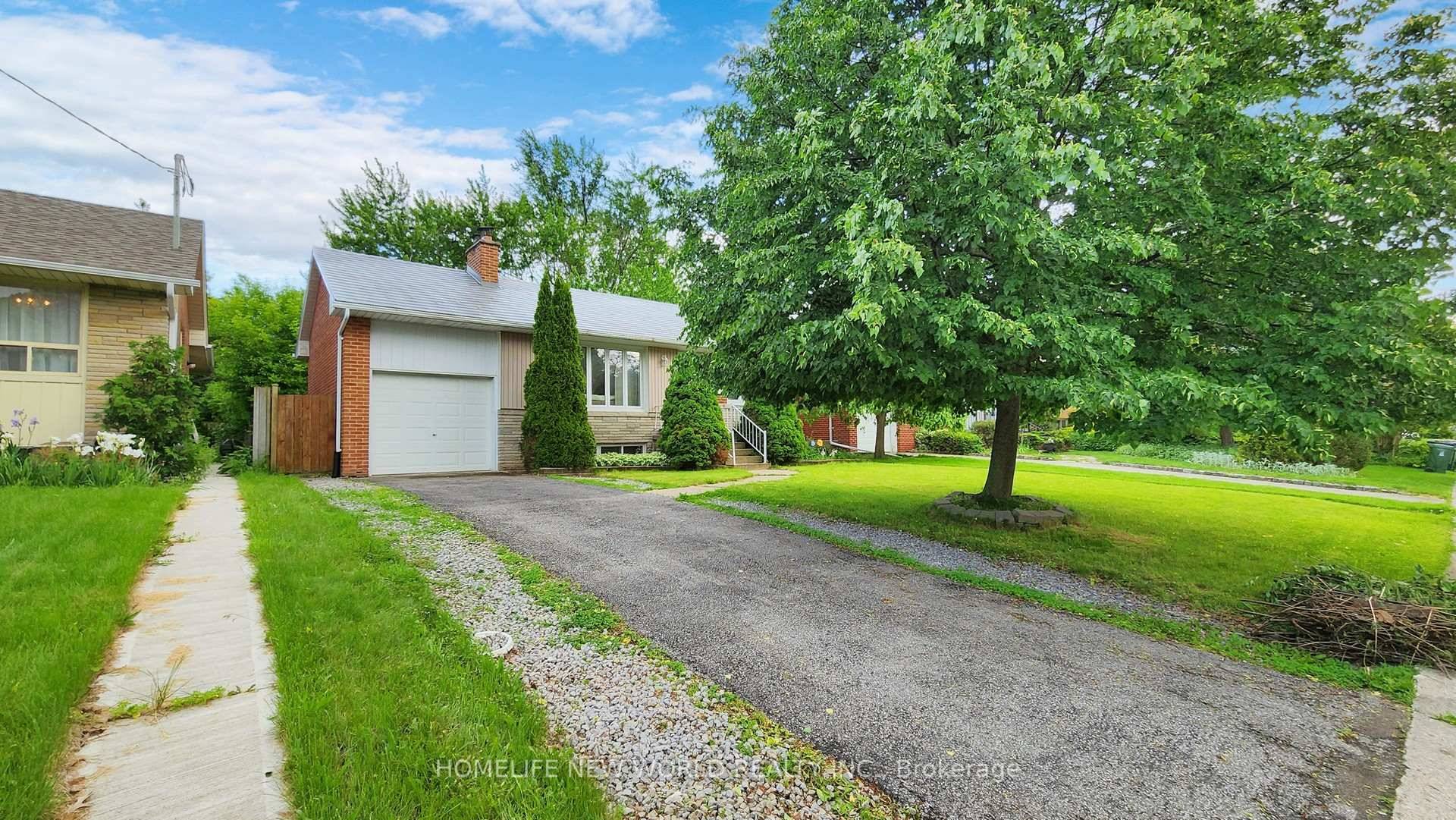 Beautifully renovated 3 bedroom, 2 bathroom bungalow in the prestigious Willowdale West area.