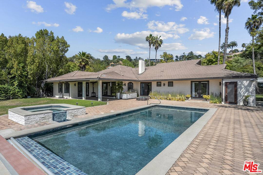405   Evelyn Pl 5BR Beverly Hills Post Office | B.H.P.O. La