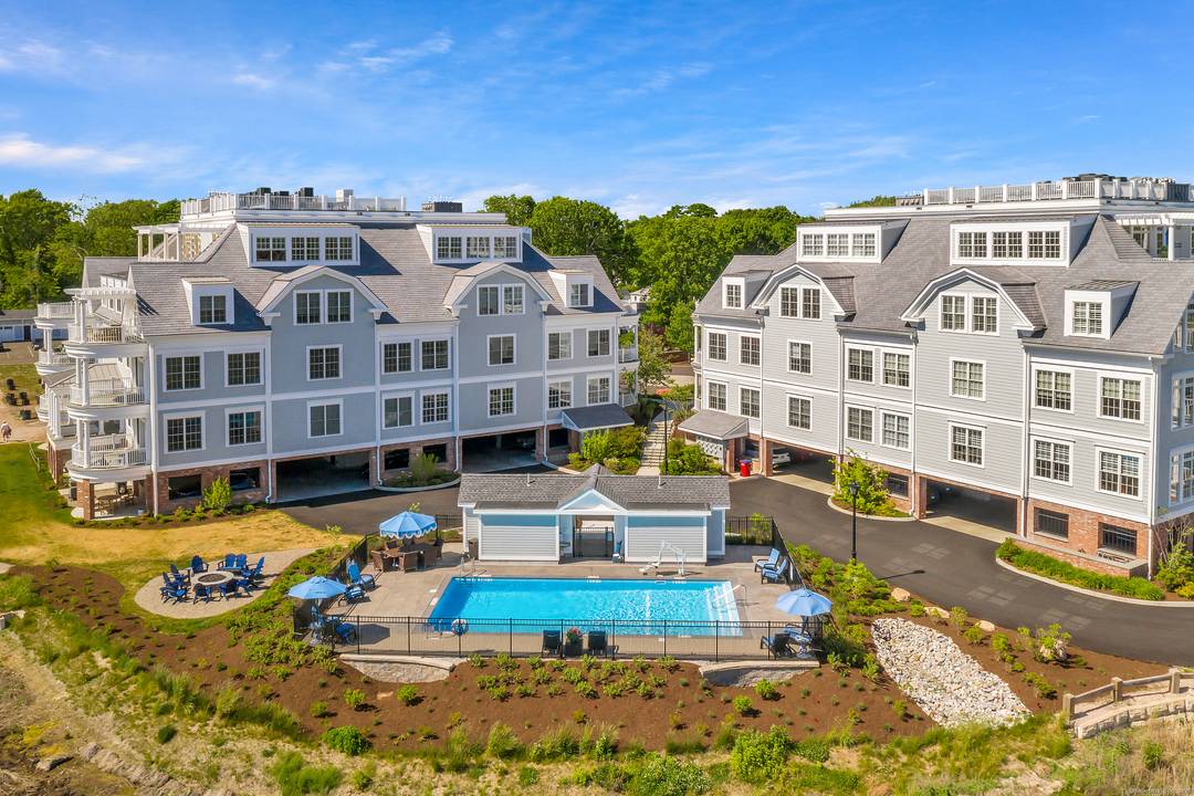 AVAILABLE FOR RENT ! ! 66 HIGH STREET 3 bedroom, 2.