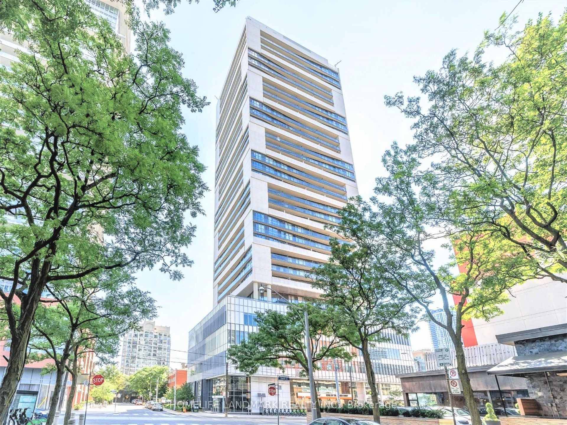 Parking Spot Included With 1Br Condo Apartment At Downtown Core.