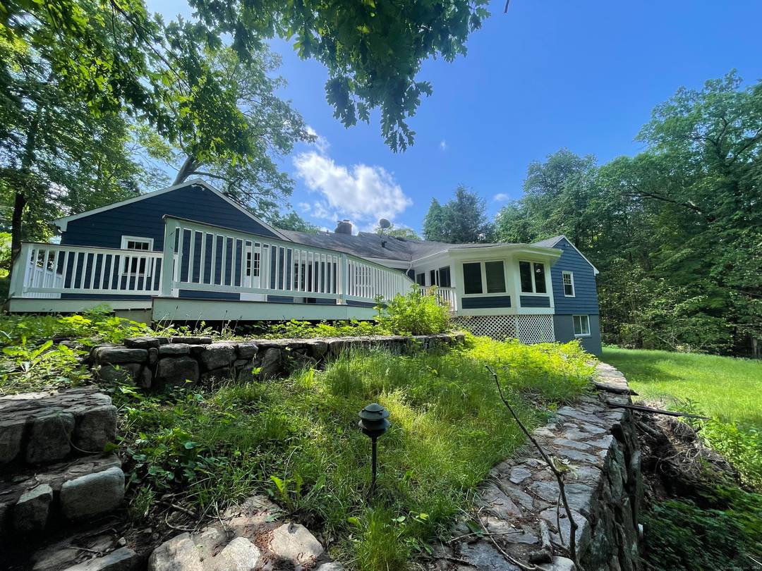 Tranquil 4 bedroom expanded cape in lower Easton.