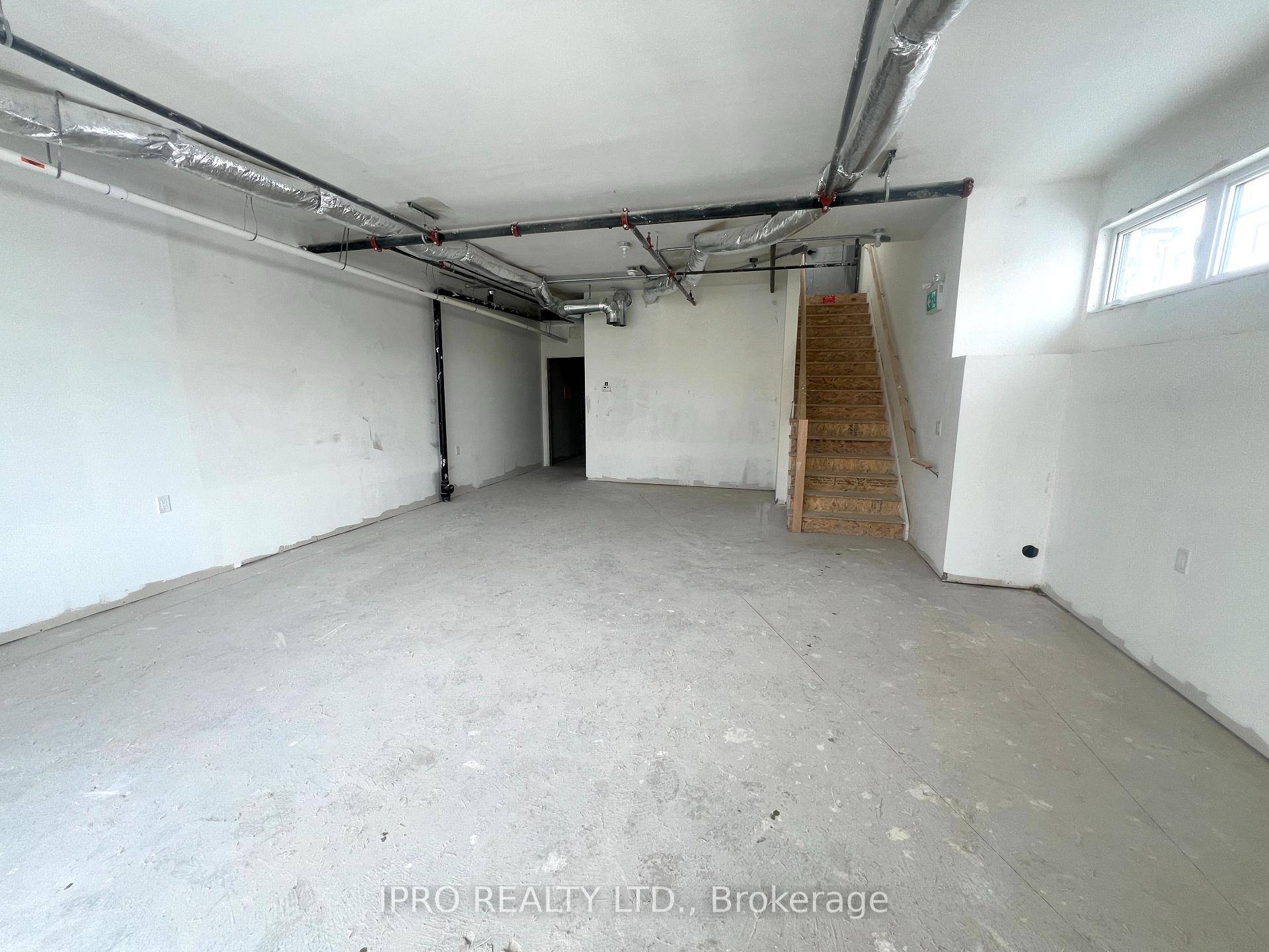 Prime Retail Space Available !