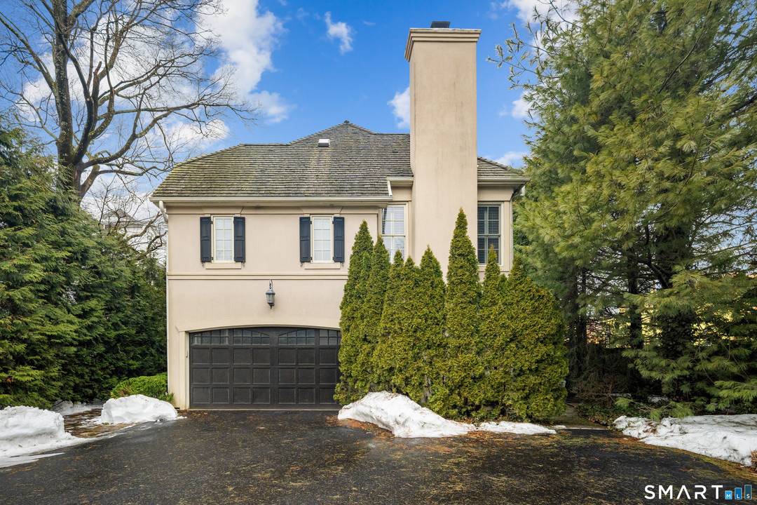 Tucked away in the heart of town yet offering remarkable privacy, this rare standalone 3 bedroom condo lives like a single family home just steps from New Canaan's shops, restaurants, ...