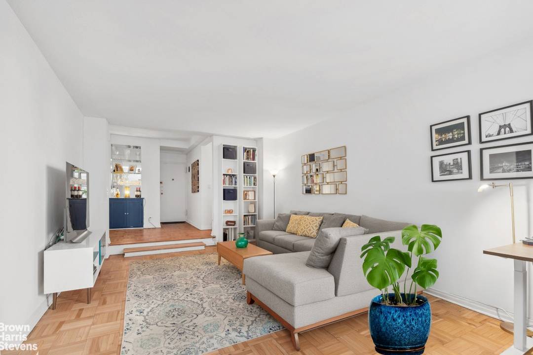 Step into this lovely renovated expansive 1 bedroom conv.