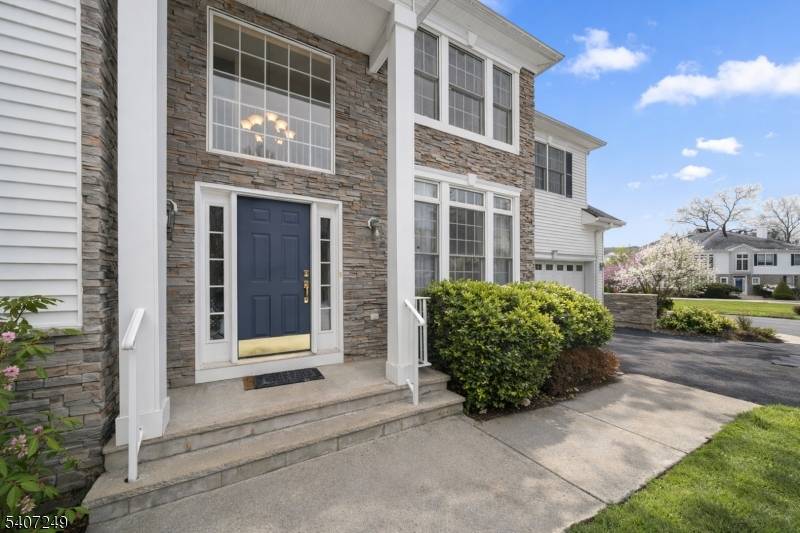 Welcome to 48 Bovensiepen Court, Roseland, NJ.