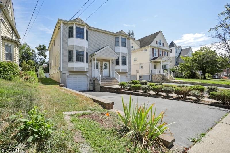 Welcome home to this well maintained 3 bedroom, 2.