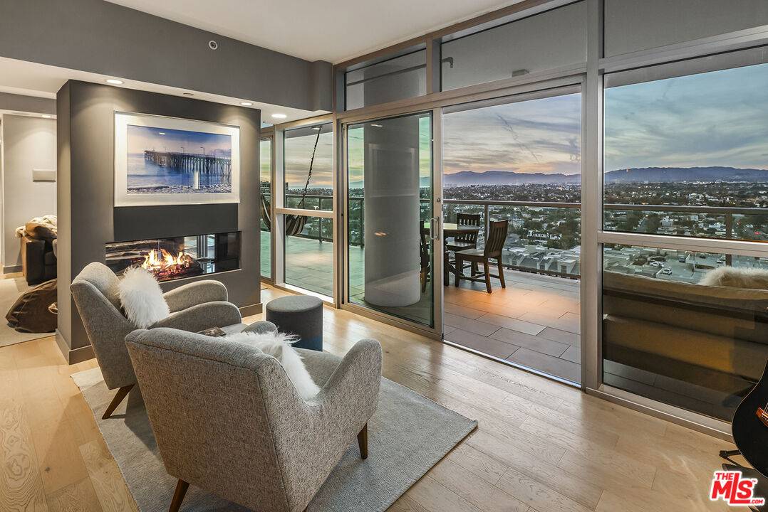 13700 Marina Pointe Dr 3BR Marina Del Rey La