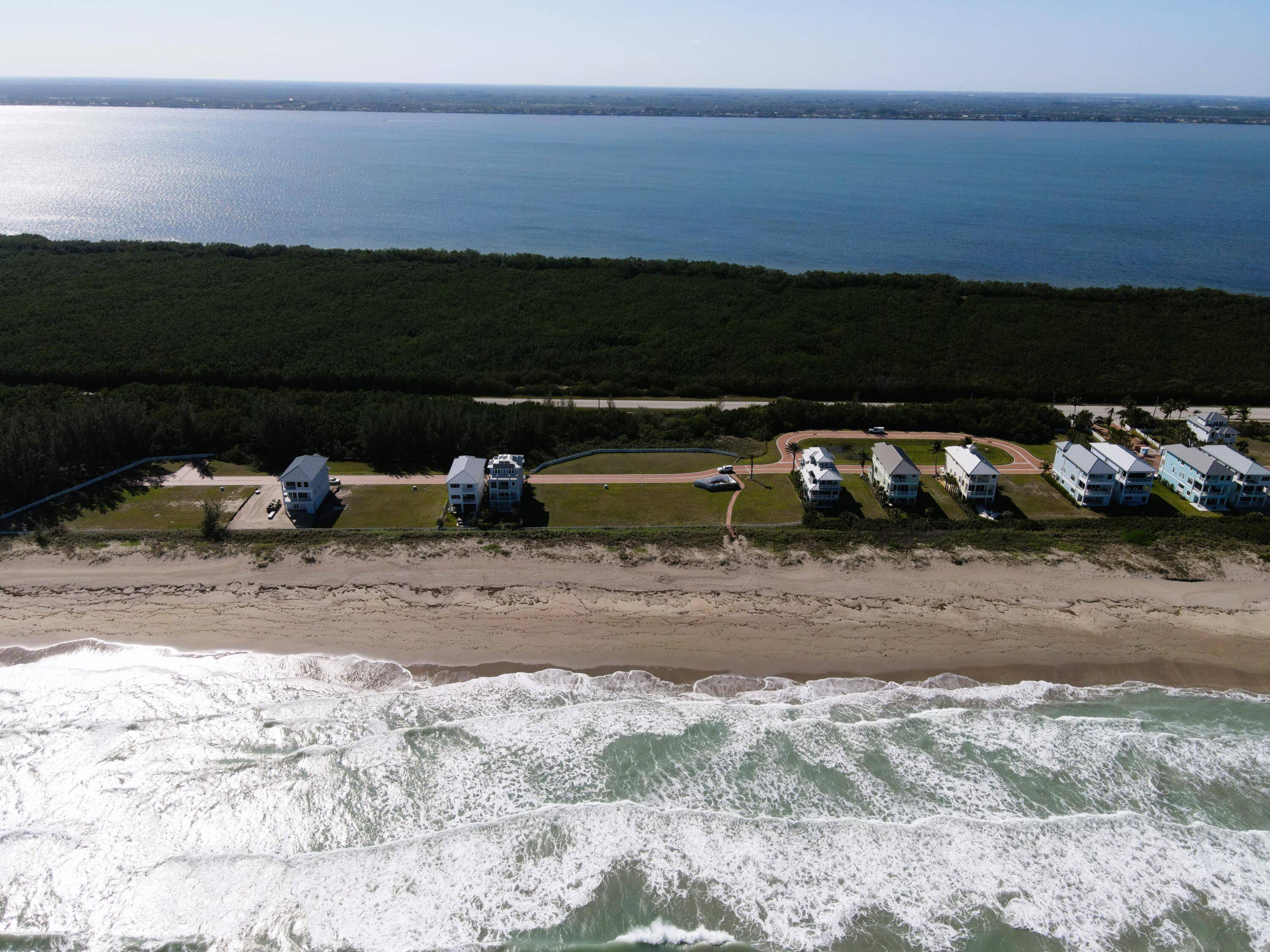 Waterson is a unique seaside community located between the Atlantic Ocean and the Indian River on Hutchinson Island.