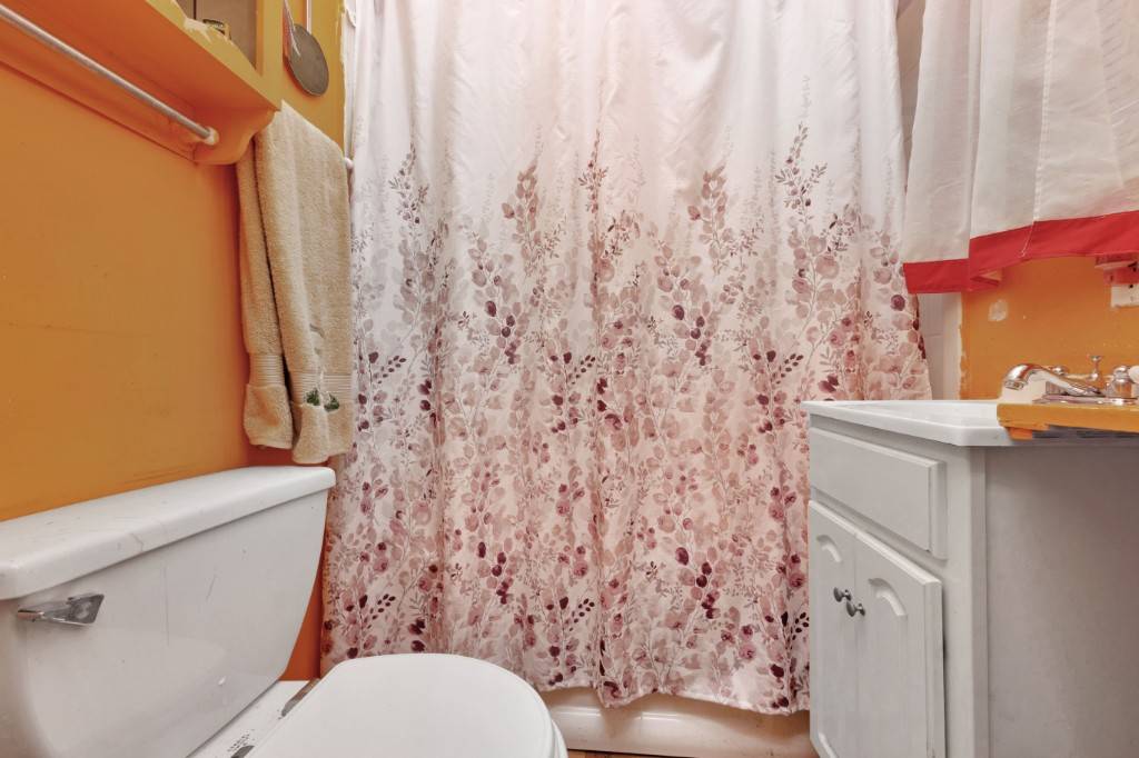 A DIAMOND IN THE ROUGH THAT IS PRICED TO SELL !